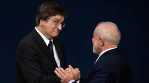 O presidente Luiz Inácio Lula da Silva e o novo procurador-geral da República, Paulo Gonet.