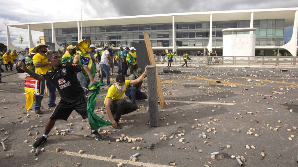 Invasão às sedes dos poderes, em 8 de Janeiro de 2023, em Brasília