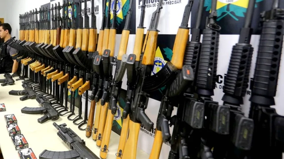foto-fuzil-apreendido-policia-rio (1)