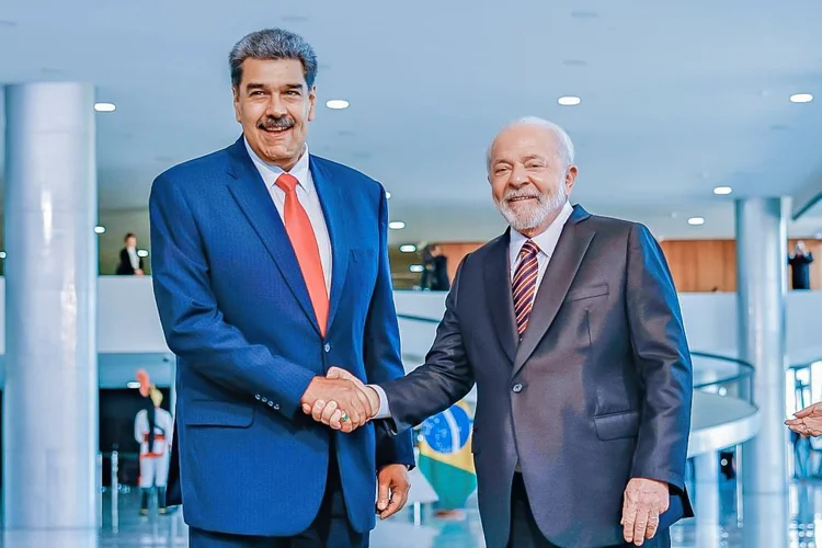 O presidente Luiz Inácio Lula da Silva e o ditador venezuelano, Nicolás Maduro
