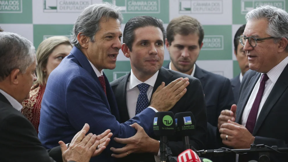 Ministro da Fazenda, Fernando Haddad, durante coletiva após reunião com o presidente da Câmara dos Deputados, Hugo Motta.