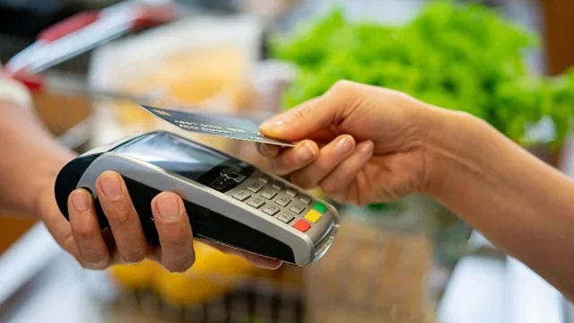 Justiça derruba liminares que suspendiam regulamentação do vale-refeição