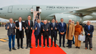 Presidente da República, Luiz Inácio Lula da Silva, durante chegada a Tóquio. Aeroporto Haneda, Tóquio - Japão
