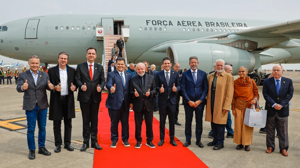 Presidente da República, Luiz Inácio Lula da Silva, durante chegada a Tóquio. Aeroporto Haneda, Tóquio - Japão