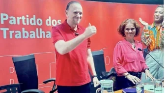 Edinho Silva em reunião no PT