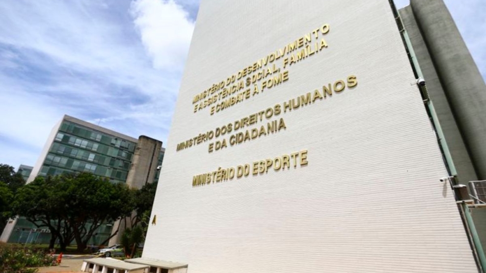 Dívida do Disque 100 compromete 60% do orçamento do Ministério dos Direitos Humanos