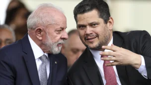 Centrão desistiu de pedir espaço no governo, mas não quer desembarque imediato