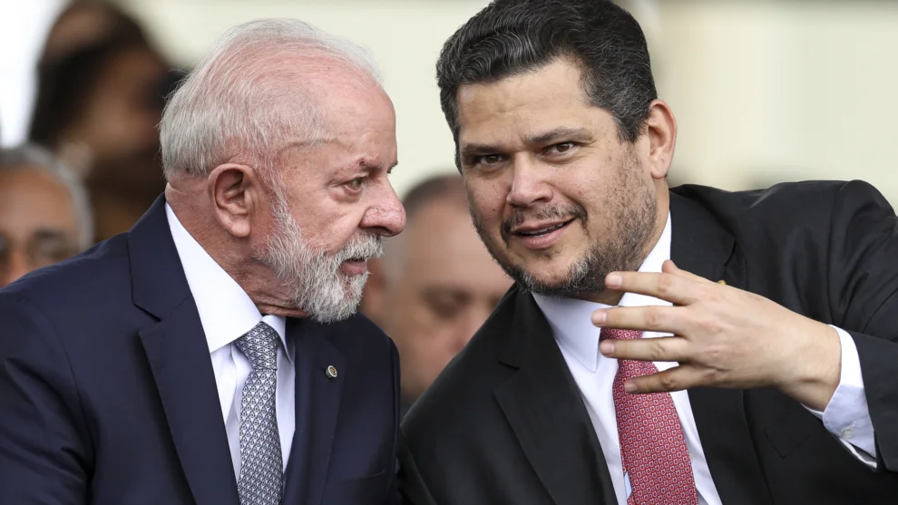 Centrão desistiu de pedir espaço no governo, mas não quer desembarque imediato