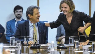 Derrota no Congresso gera união inédita entre Gleisi Hoffmann e Fernando Haddad