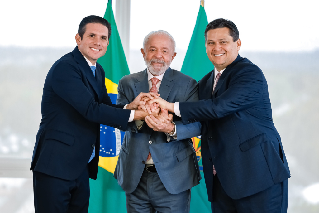 Lula, com Hugo Motta e Davi Alcolumbre
