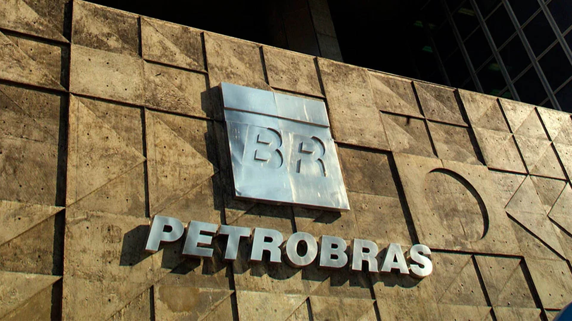 Próximo presidente tem crise contratada com risco de alta no preço no diesel