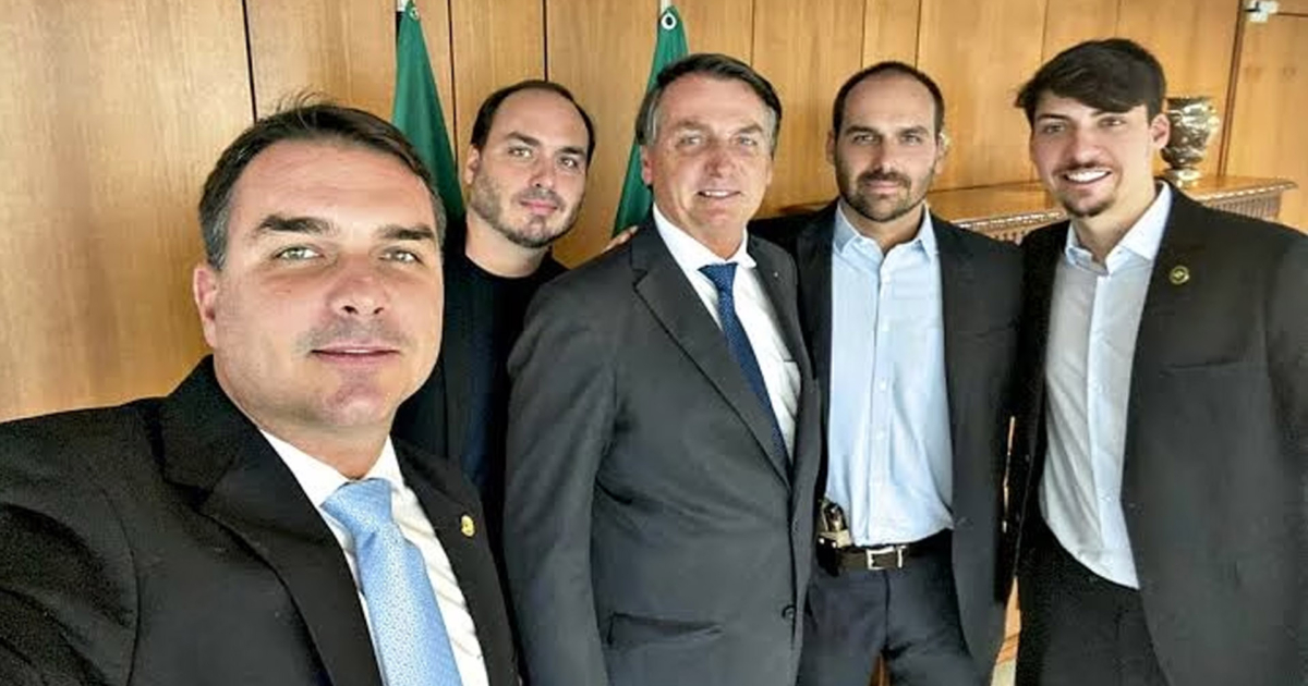 bolsonaro-e-familia5-1200x630.jpg