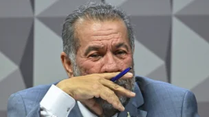 Foto: Jefferson Rudy/Agência Senado O ex-ministro da Previdência Social Carlos Lupi, é ouvido na CPMI - INSS