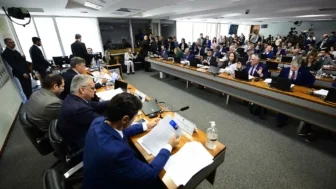 O deputado Duarte Jr, deputado Alfredo Gaspar, Leandro Augusto de Araújo Cunha Bueno,o senador Carlos Viana