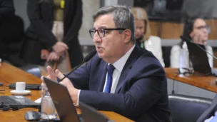 Em guerra na CPI, governo e oposição se unem contra descontos no INSS