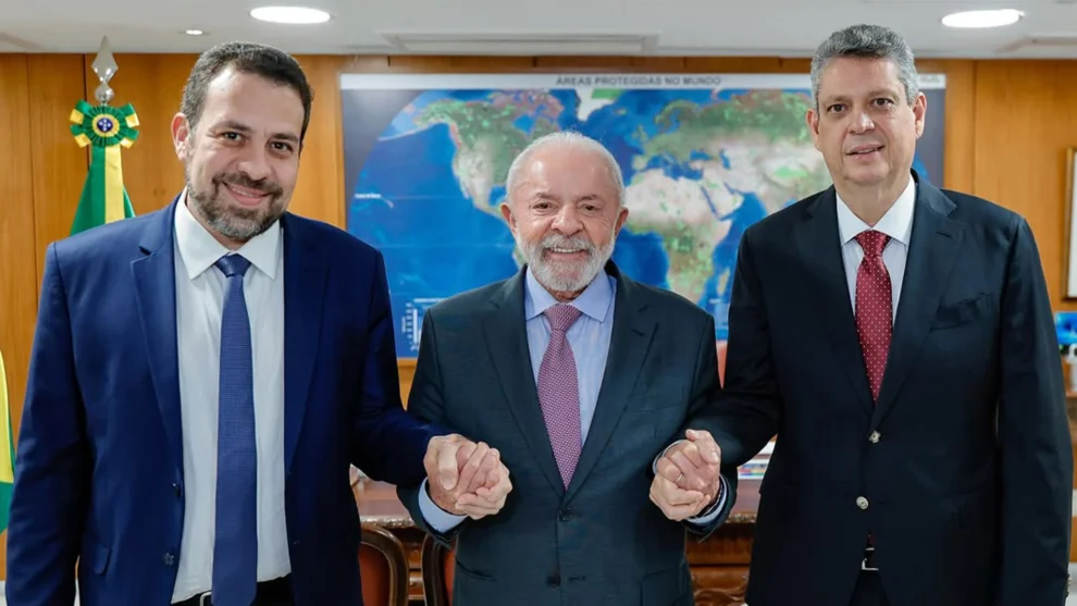 Convidei o deputado Guilherme Boulos para assumir o cargo de ministro-chefe da Secretaria-Geral