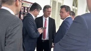 Os irmãos Joesley e Wesley Batista durante a viagem do presidente Lula à Indonésia