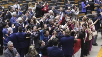 Plenário da Câmara, IR