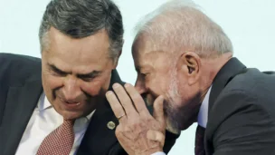 Presidente Luiz Inácio Lula da Silva (d), conversa com presidente do STF, Luís Roberto Barroso
