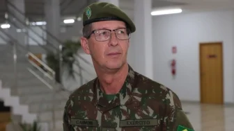 Lula promove novo general de quatro estrelas no Exército