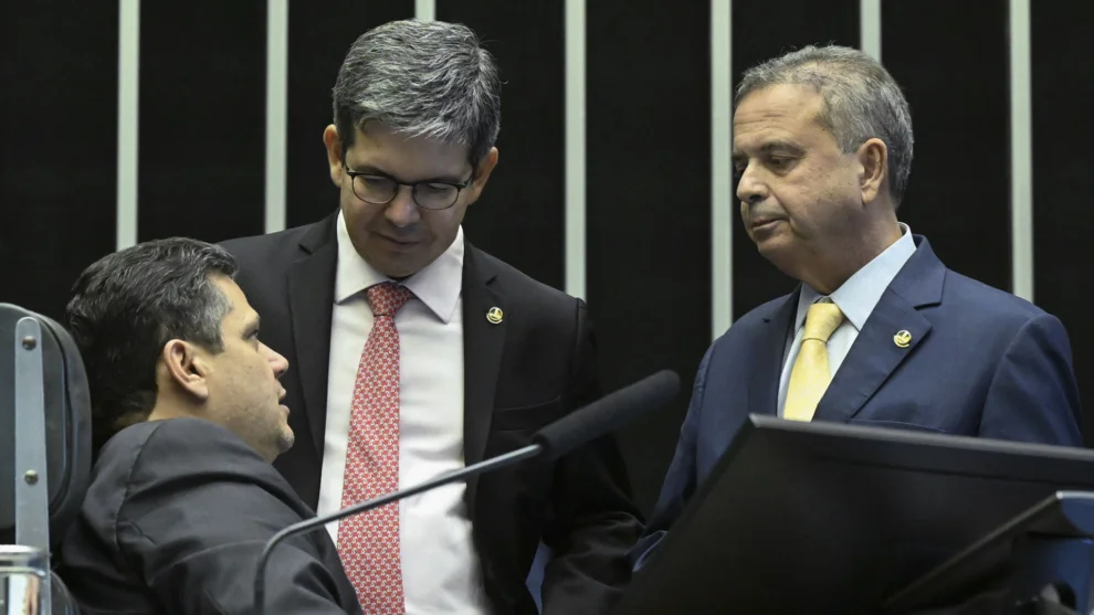 senador Davi Alcolumbre, senador Randolfe Rodrigues e o senador Rogerio Marinho