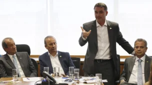 Valdemar Costa Neto, Jorginho Mello, Rogério Marinho, Flávio Bolsonaro