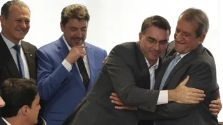 O Presidente Nacional do Partido Liberal, Valdemar Costa Neto e o Senador Flávio Bolsonaro