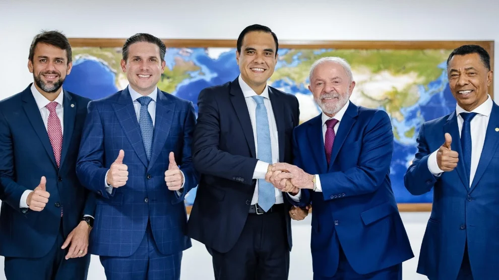 Gustavo Feliciano ao cargo de ministro do Turismo