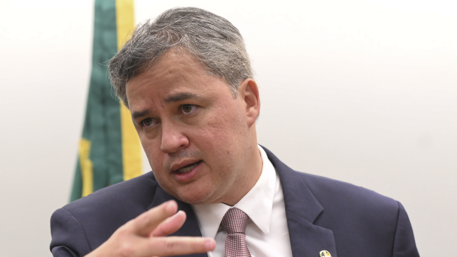 Campanha de Flávio Bolsonaro mira redução da margem de Lula no Nordeste