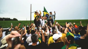 Dep. Nikolas Ferreira em caminhada