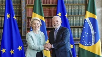 Presidente da República, Luiz Inácio Lula da Silva, durante reunião com a presidenta da Comissão Europeia, Ursula von der Leyen.