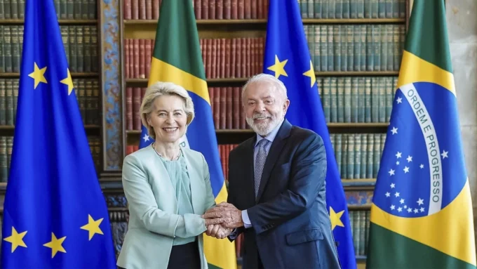 Presidente da República, Luiz Inácio Lula da Silva, durante reunião com a presidenta da Comissão Europeia, Ursula von der Leyen.