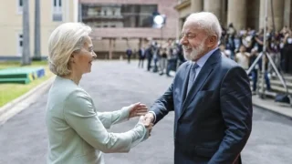 Presidente da República, Luiz Inácio Lula da Silva, durante reunião com a presidenta da Comissão Europeia, Ursula von der Leyen.