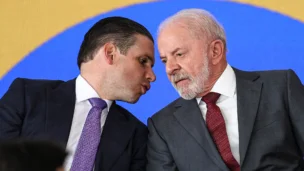 O presidente Luiz Inácio Lula da Silva e o presidente da Câmara dos Deputados, Hugo Motta