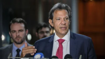 O ministro interino da Fazenda, Dario Durigan e o ministro da Fazenda, Fernando Haddad