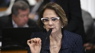 senadora Damares Alves