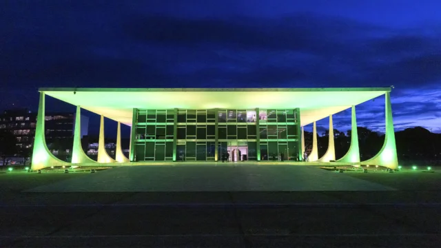 Fachada do STF. STF