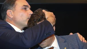 O Senador e Pré Candidato a Presidência da República pelo PL, Flávio Bolsonaro (PL/RJ), e o Deputado Nikolas Ferreira (PL/MG)