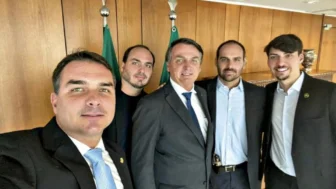 Flávio Bolsonaro, Carlos Bolsonaro, Jair Bolsonaro, Eduardo Bolsonaro, Jair Renan Bolsonaro