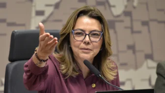 Senadora Leila Barros