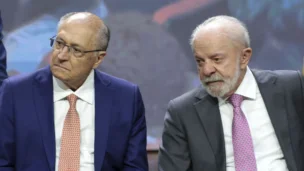 Presidente da República, Luiz Inácio Lula da Silva, acompanhado do vice-presidente da República, Geraldo Alckmin