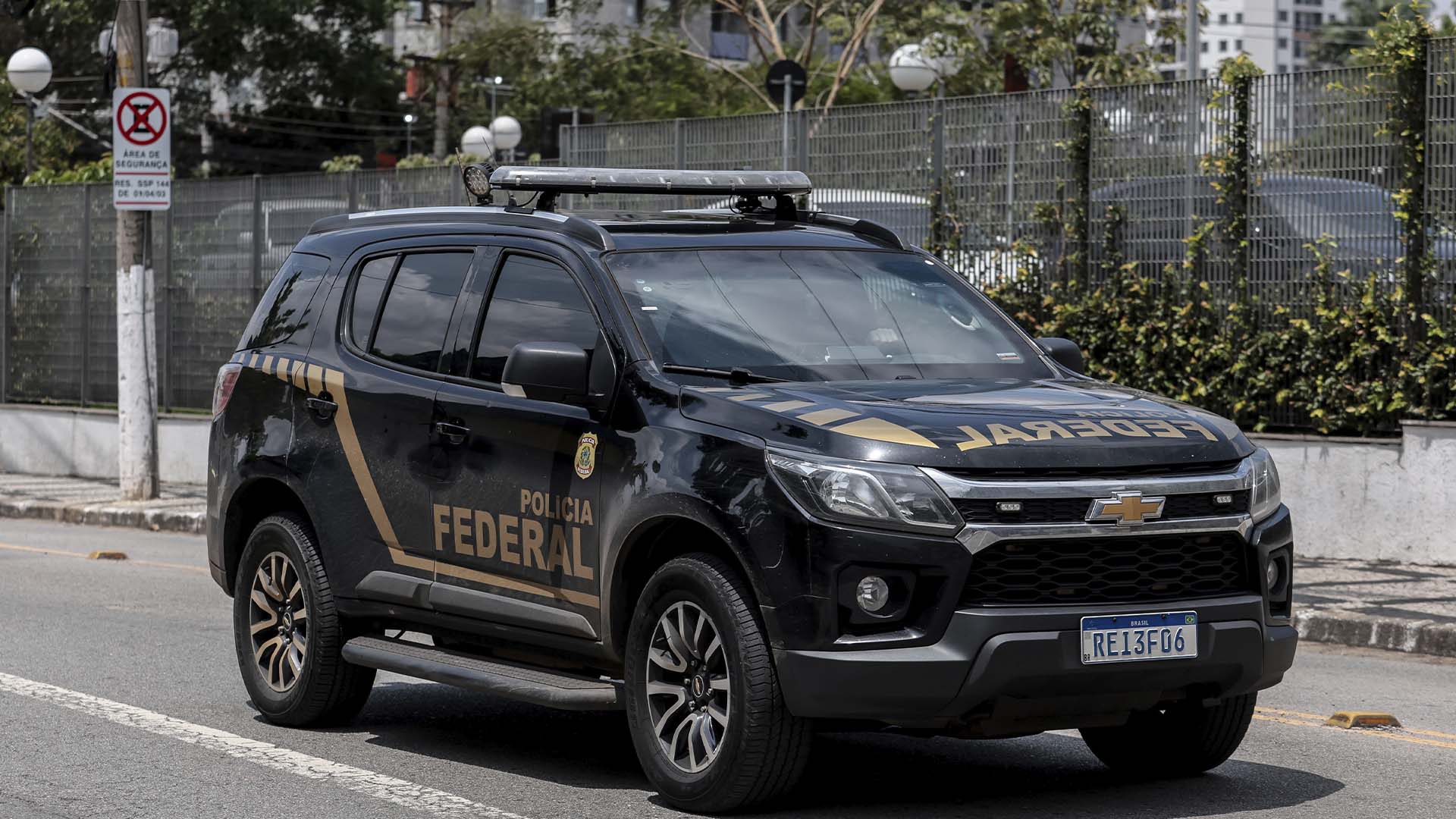 Anúncio de roubo de celular levou PF a correr com operação contra deputado