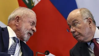 O presidente Luiz Inácio Lula da Silva e o ministro de Relações Exteriores, Mauro Vieira