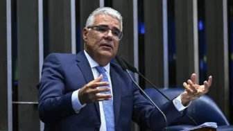 senador Eduardo Girão