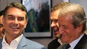 O Presidente Nacional do Partido Liberal Valdemar Costa Neto, recebe na Sede Nacional do PL em Brasília/ DF, o Pré-Candidato a Presidência da República, senador Flávio Bolsonaro (PL/ RJ)