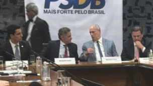 Mexida no tabuleiro: os planos de Aécio para Ciro Gomes disputar o Planalto pelo PSDB