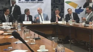 Mexida no tabuleiro: os planos de Aécio para Ciro Gomes disputar o Planalto pelo PSDB