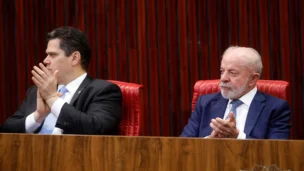 Presidente do Senado Federal, Davi Alcolumbre, ao lado do presidente da República, Luiz Inácio Lula da Silva