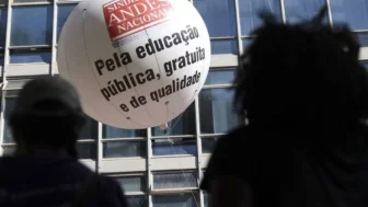 Greve dos professores em Belo Horizonte expõe paradoxo em ano eleitoral