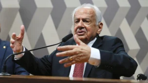 Ex-senador Pedro Simon